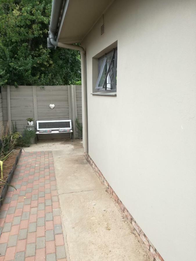 Stonehenge Cottage Oudtshoorn Buitenkant foto